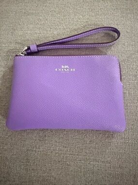 COACH Lavender Purple Leather Wristlet with corner zip. Like New.